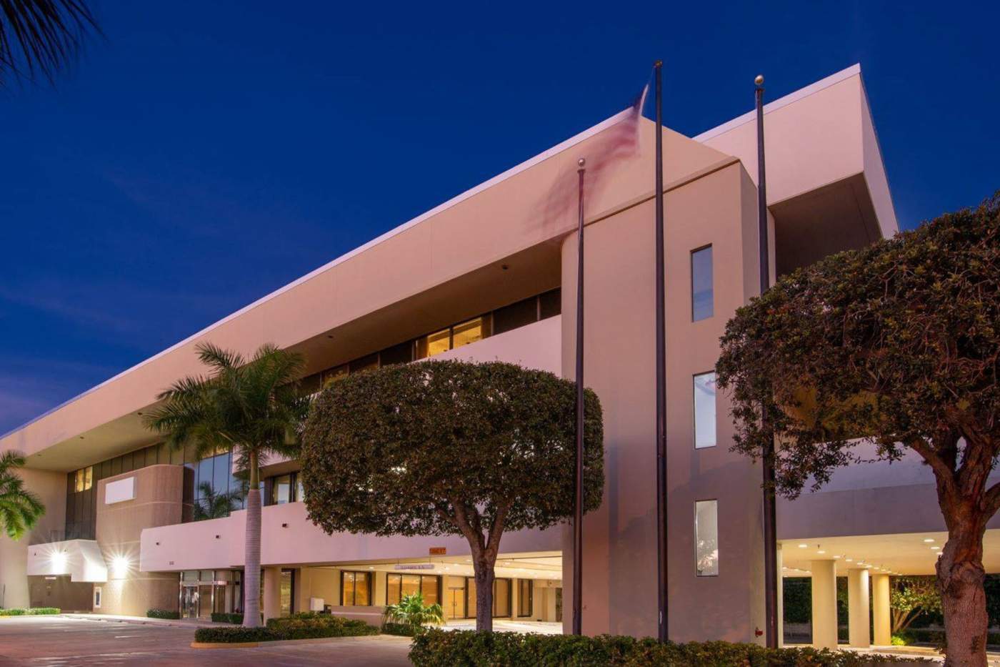 660 Office building at twilight