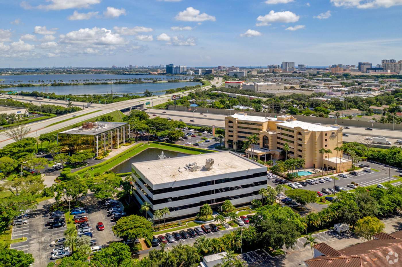 Commerce Pointe Silver aerial view and waterfront