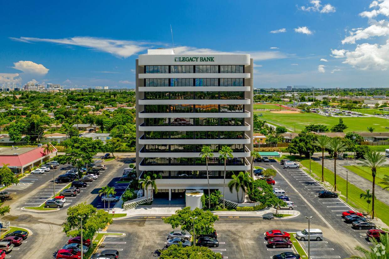 Concourse Towers West Palm Beach 2090 Palm Beach Lakes Blvd Building