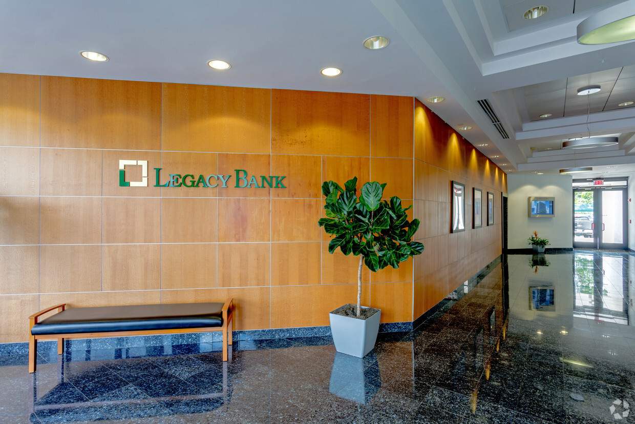 Concourse Towers West Palm Beach 2090 Palm Beach Lakes Blvd Lobby